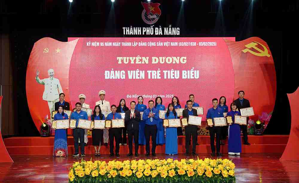 Thành Đoàn tuyên dương 38 đảng viên trẻ tiêu biểu